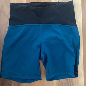 Lululemon train times biker short size 6 nile blue